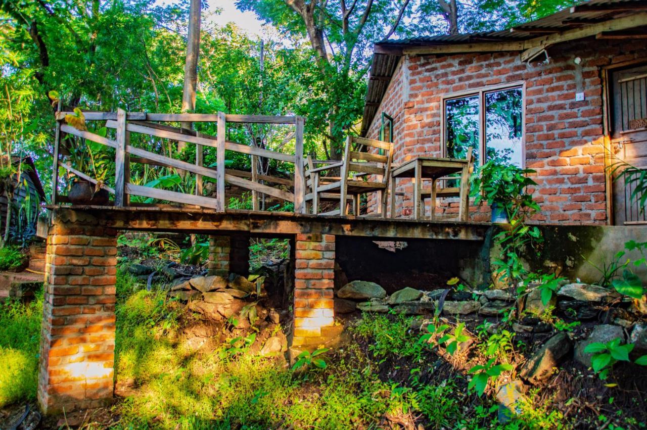 Butterfly Space- A Non-Profit Eco-Lodge Nkhata Bay Ngoại thất bức ảnh